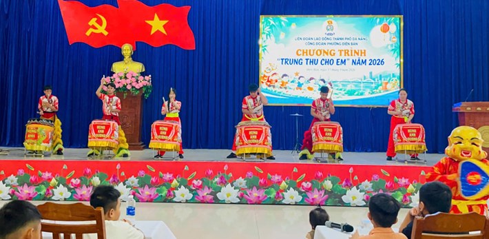 Công đoàn Đà Nẵng sẽ trao 8.000 suất quà Trung thu đến với con công nhân khó khăn (ảnh là Công đoàn phường Điện Bàn tổ chức chương trình “Trung thu cho em” năm 2026). Ảnh: Công đoàn Điện Bàn
