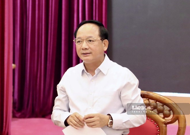 Ủy viên Bộ Chính trị, Bí thư Trung ương Đảng, Trưởng Ban Tuyên giáo Trung ương Trịnh Văn Quyết chủ trì cuộc làm việc về phát huy vai trò của văn hóa đóng góp vào mục tiêu tăng trưởng kinh tế. Ảnh: Phạm Đông