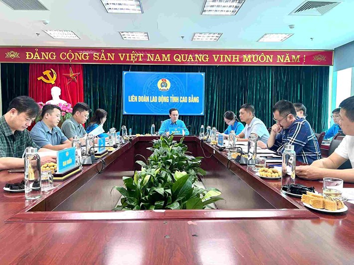 高平省劳动联合会就工会会员和劳动者的建议举行了工作会议。图片:高平省劳动联合会