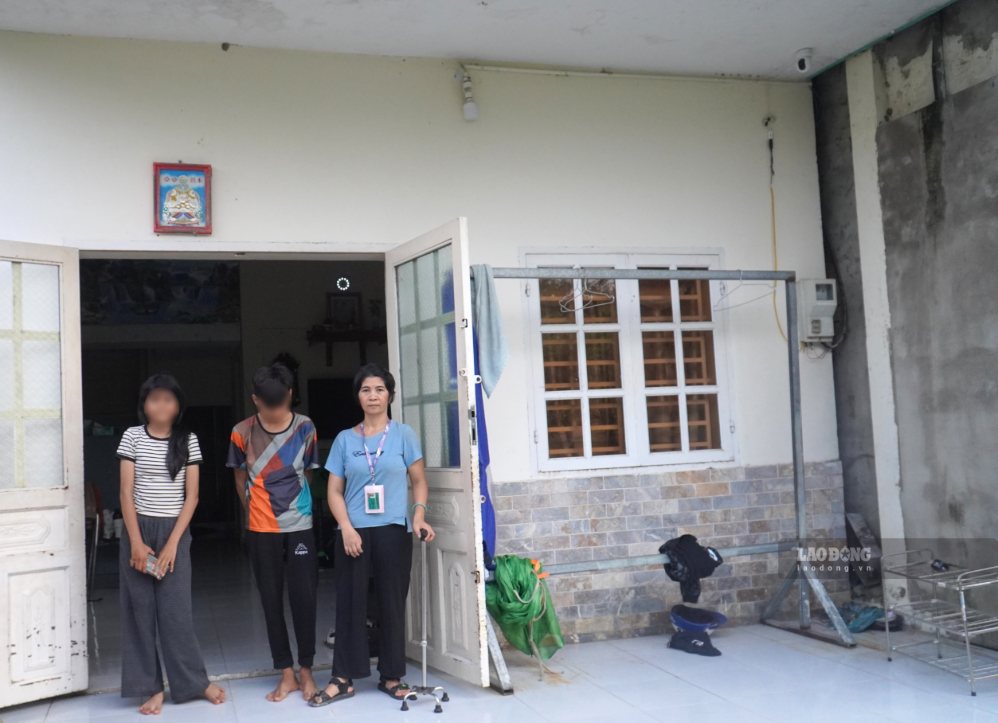 3 mẹ con công nhân Hoa sinh sống trong căn nhà 60m2 chật hẹp. (Ảnh chụp ngày 17.9). Ảnh: HAC