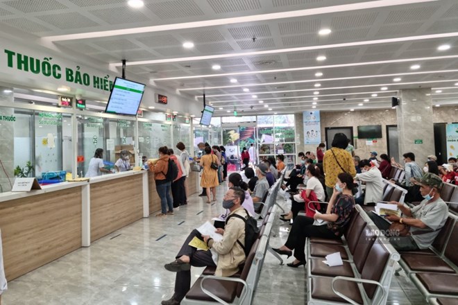 Khám bệnh bằng VNeID có được hưởng quyền lợi BHYT 5 năm liên tục không?