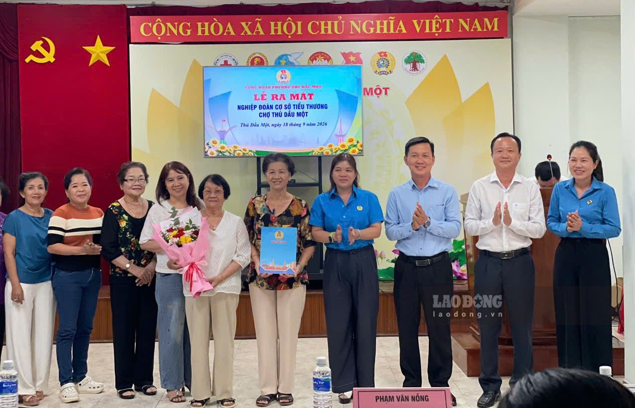 在守油一坊成立3个基层工会和1个工会