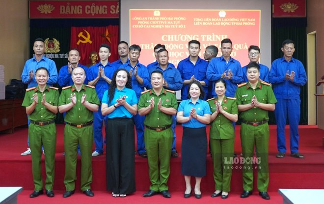 LĐLĐ TP Hải Phòng thăm, tặng quà học viên cơ sở cai nghiện ma túy số 2