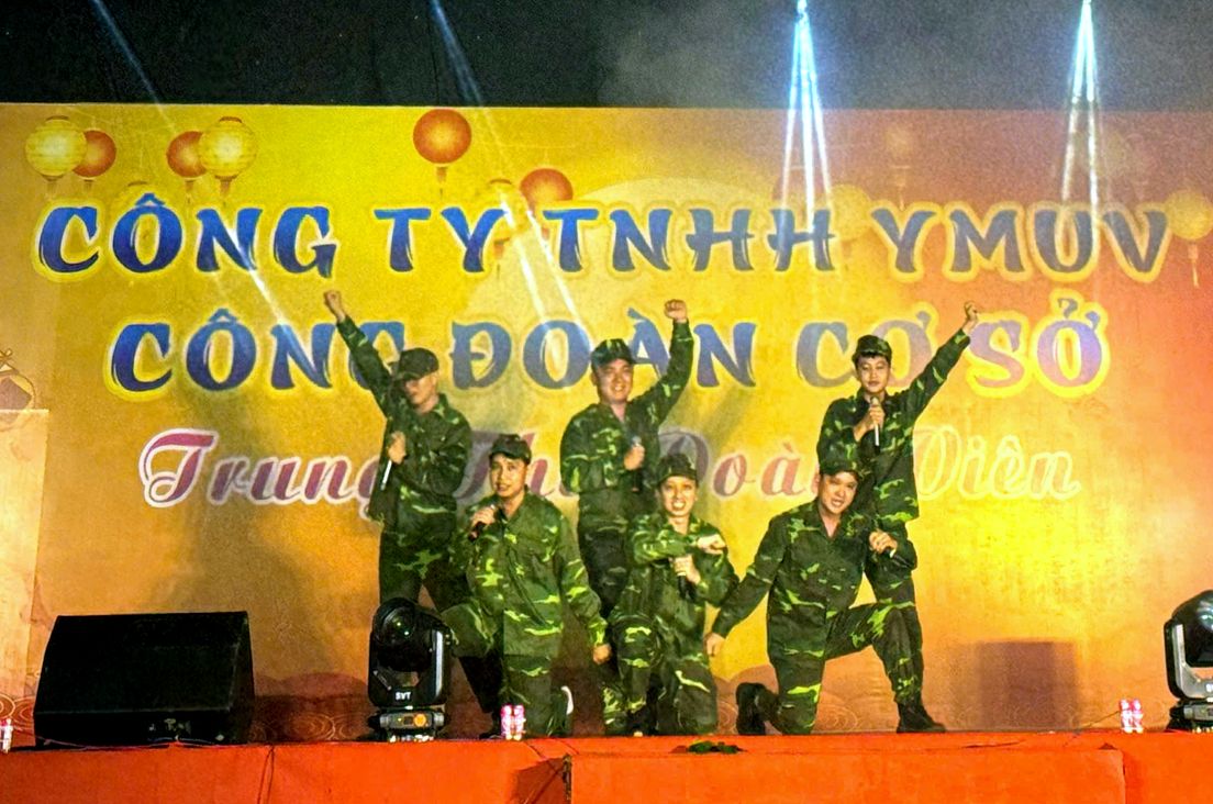 Phần biểu diễn văn nghệ do chính đoàn viên, công nhân, người lao động thể hiện. Ảnh: Thanh Nhàn (Ảnh chụp tối 18.9.2026)