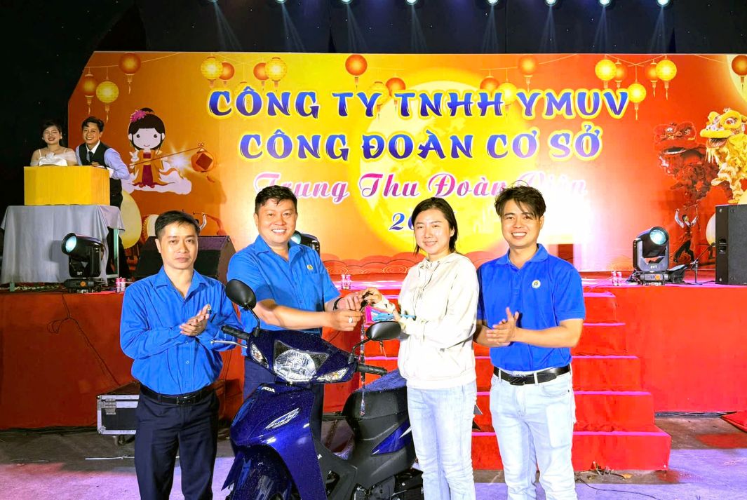 Niềm vui đón nhận giải thưởng đặc biệt. Ảnh: Thanh Nhàn (Ảnh chụp 18.9.2026)