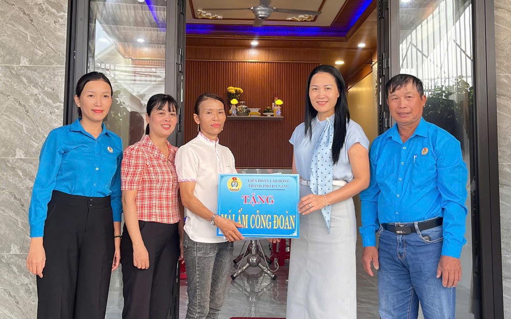 Công đoàn Đà Nẵng bàn giao nhà Mái ấm Công đoàn cho đoàn viên