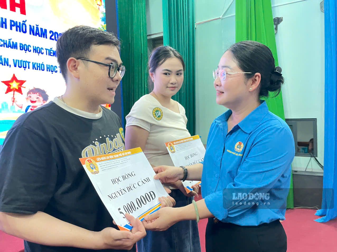 Trao học bổng Nguyễn Đức Cảnh cho 118 học sinh là con công nhân ở TPHCM