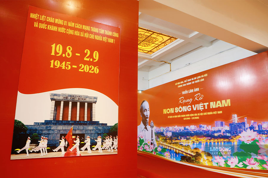 Không gian trưng bày được bố trí trang trọng và khoa học, đưa người xem bước vào hành trình lịch sử tái hiện chặng đường 81 năm vươn mình của dân tộc.