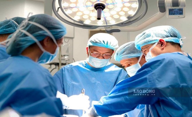 内科医、専門医の研修規定の完成を促進する。写真:タオ・ミー