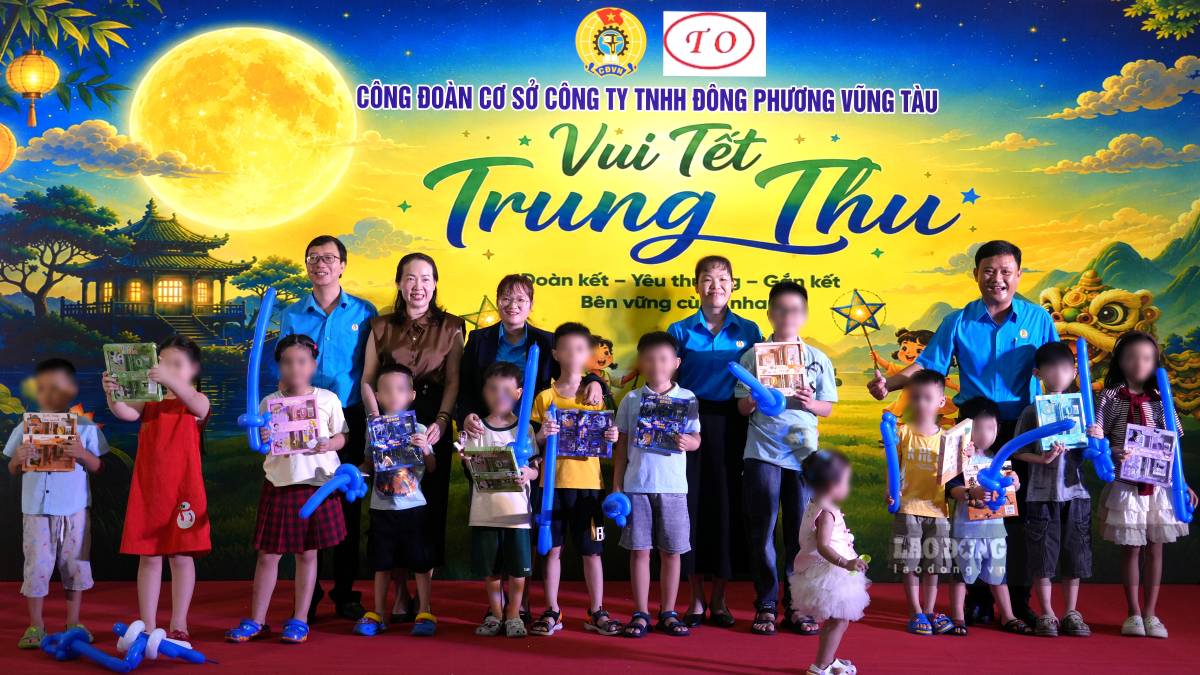 Khoảng 1.100 thiếu nhi là con người lao động được nhận quà, vui Trung thu