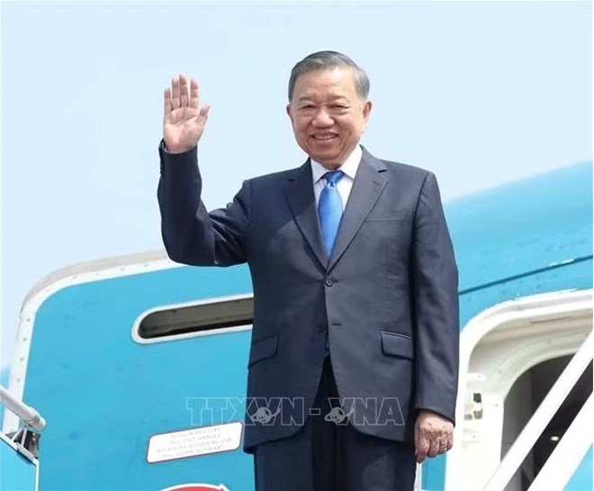 苏林总书记、国家主席启程前往美国和加拿大