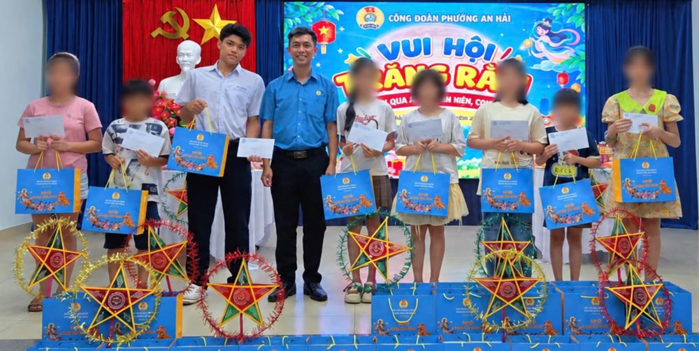 Công đoàn phường An Hải, Đà Nẵng trao 300 suất quà Trung thu cho con đoàn viên