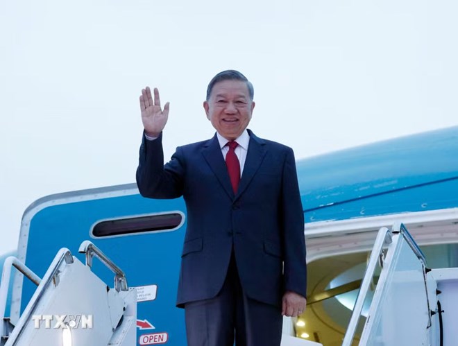 苏林总书记、国家主席抵达纽约,开始对美国的访问和工作。