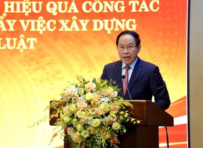 Ủy viên Trung ương Đảng, Phó Thủ tướng Chính phủ Lê Tiến Châu phát biểu tại hội thảo "Những giải pháp tạo đột phá nâng cao hiệu quả công tác tổ chức thi hành pháp luật, thúc đẩy việc xây dựng văn hóa tuân thủ pháp luật”. Ảnh: Bộ Tư pháp