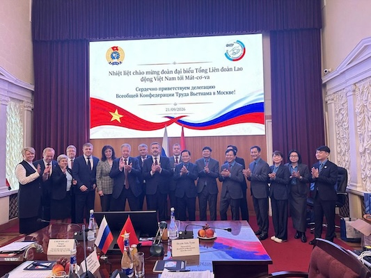 Đoàn đại biểu Tổng LĐLĐVN thăm và làm việc với Liên hiệp Công đoàn Độc lập Nga. Ảnh: Ban Công tác Công đoàn