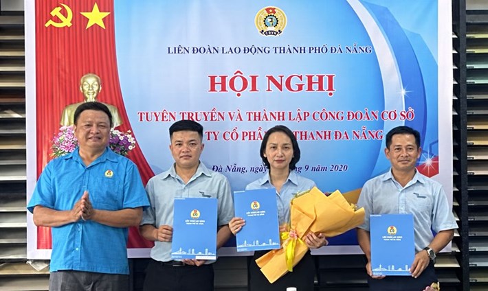 La Fédération du travail de la ville de Da Nang a annoncé la création du syndicat de base de la société par actions Ba Thanh Da Nang. Photo: Syndicat de Da Nang