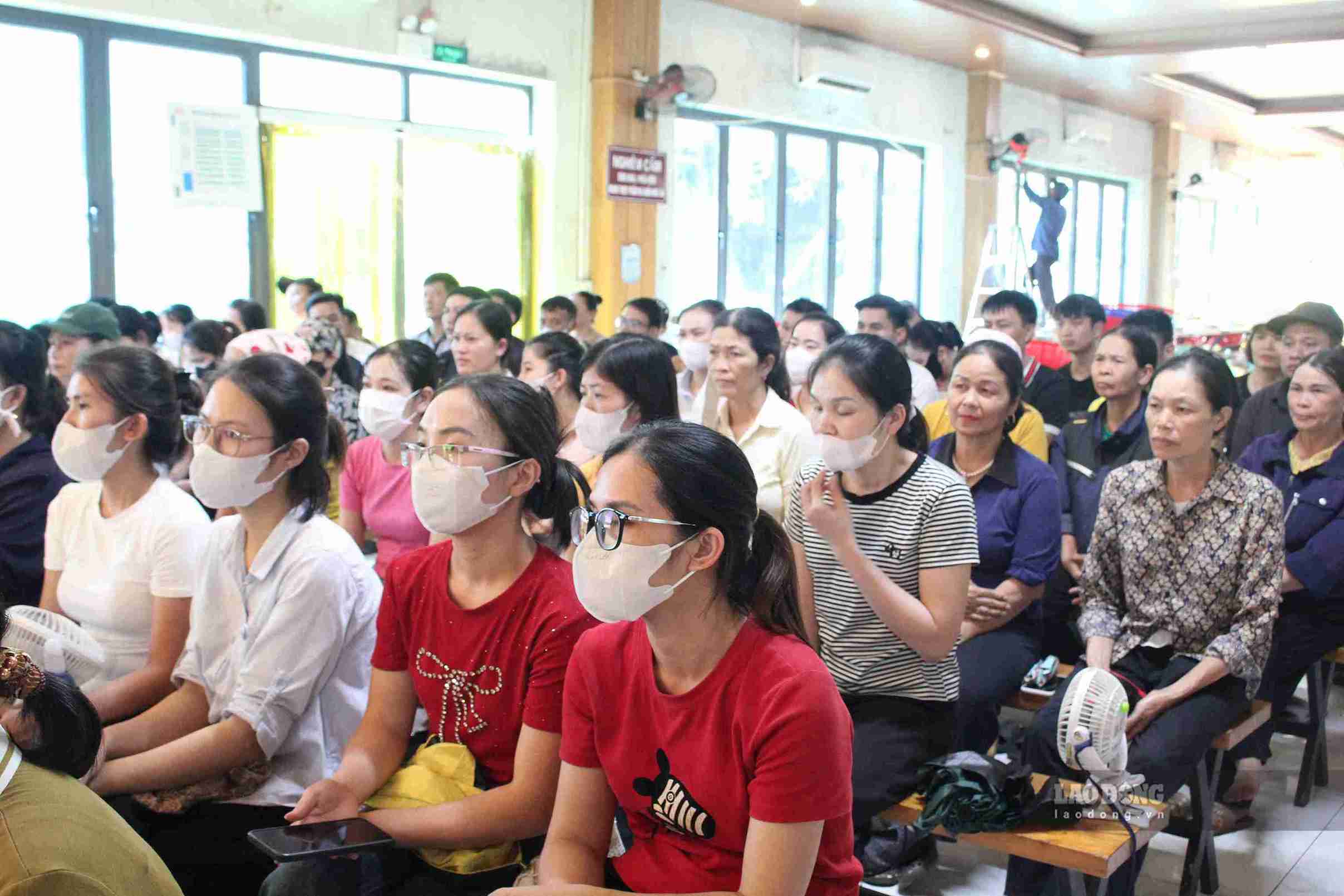 200 ouvriers de Hưng Yên sensibilisés à la loi, vigilants face à la fraude