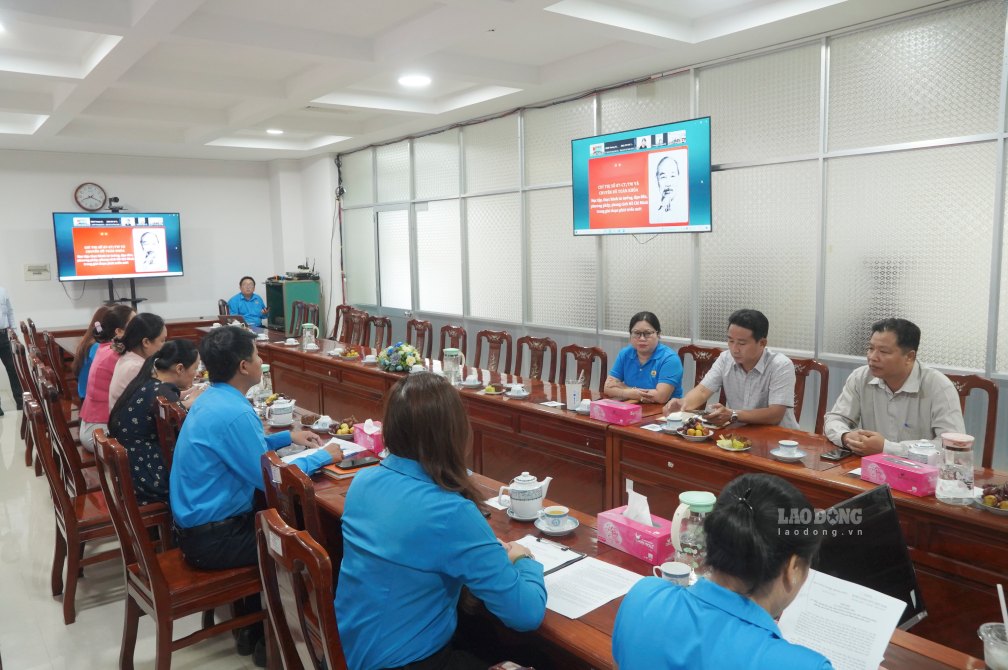 Các đại biểu tham dự hội nghị. Ảnh: Tạ Quang