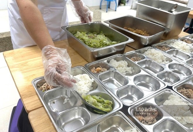El Gobierno propone eximir del impuesto las comidas escolares y hospitalarias. Foto: Tường Vân tomada en septiembre de 2026.