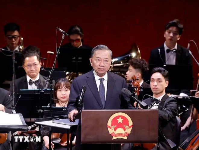 El Secretario General y Presidente del Estado pide a los vietnamitas en el extranjero que unan fuerzas para construir el futuro de la nación