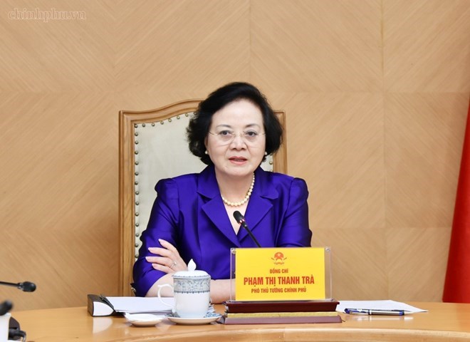 La Secretaria del Comité Central del Partido, Viceprimera Ministra Phạm Thị Thanh Trà, trabaja con el Ministerio del Interior en la elaboración del Proyecto de reforma de la política salarial y el seguro social. Foto: chinhphu. vn