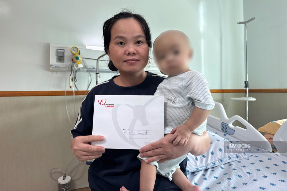 Quỹ Xã hội từ thiện Tấm lòng Vàng hỗ trợ bé trai ở Tây Ninh sau ca ghép gan