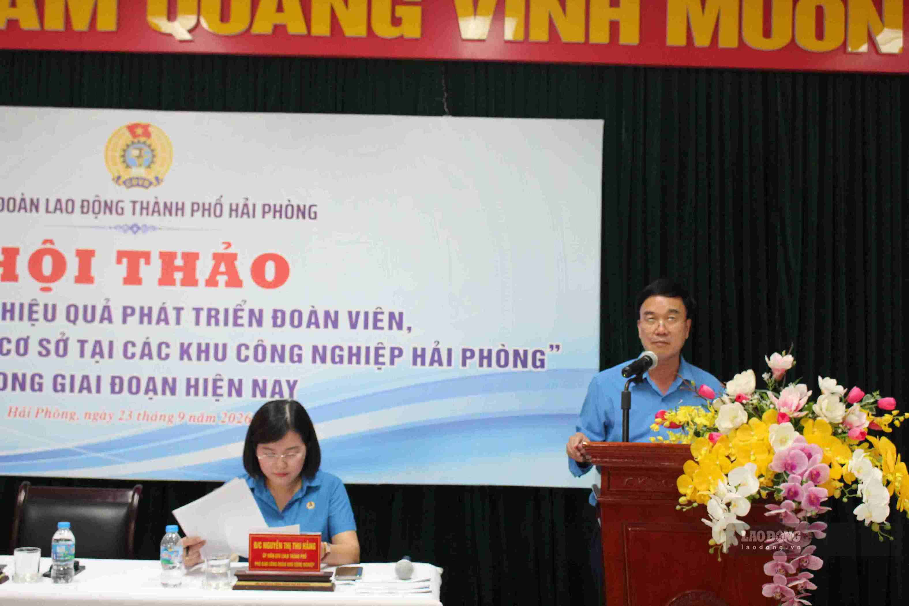 Ông Nguyễn Văn Quyết - Phó Chủ tịch thường trực Liên đoàn Lao động thành phố Hải Phòng phát biểu khai mạc hội thảo.