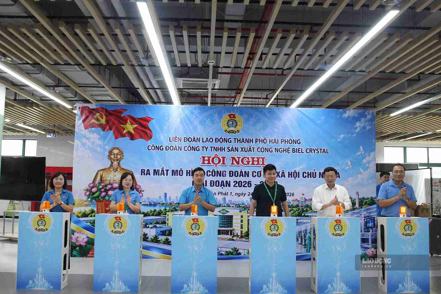 Ra mắt mô hình Công đoàn cơ sở xã hội chủ nghĩa tại Biel Crystal