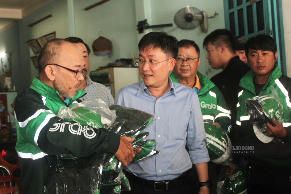 Điểm tựa Công đoàn cho tài xế xe ôm công nghệ giữa áp lực mưu sinh
