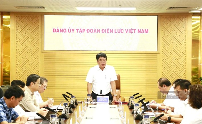 Đồng chí Nguyễn Anh Tuấn, Phó Bí thư Đảng ủy EVN, Tổng Giám đốc EVN phát biểu tại hội nghị. Ảnh: Hà Anh