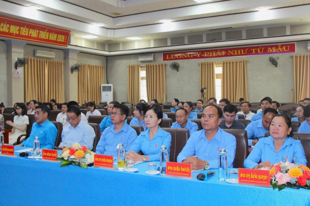 Đoàn đại biểu Công đoàn 5 tỉnh Bắc Lào trao đổi kinh nghiệm tại Điện Biên