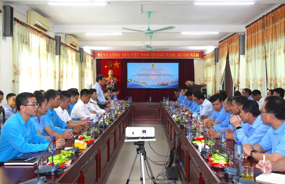 Quang cảnh buổi khảo sát tại Trường Cao đẳng Điện Biên. 