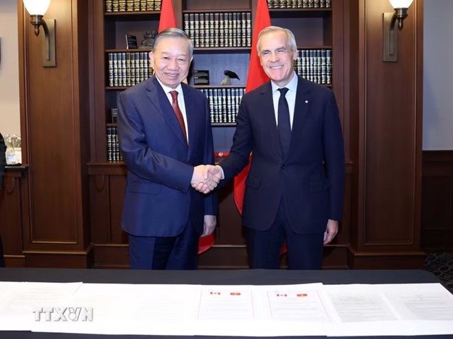 Tổng Bí thư, Chủ tịch nước Tô Lâm và Thủ tướng Canada Mark Carney. Ảnh: Thống Nhất/TTXVN