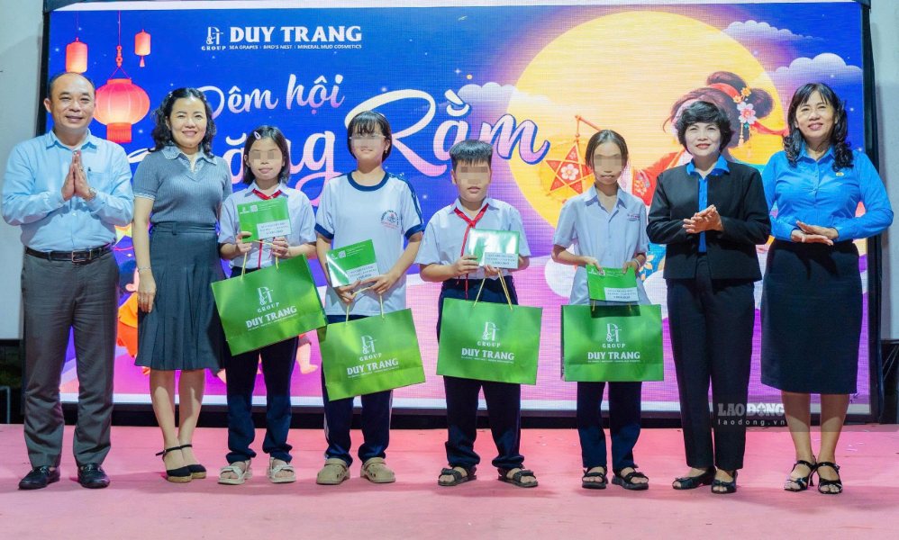 Trao tặng hơn 2.150 suất quà Trung thu đến với thiếu nhi Khánh Hòa