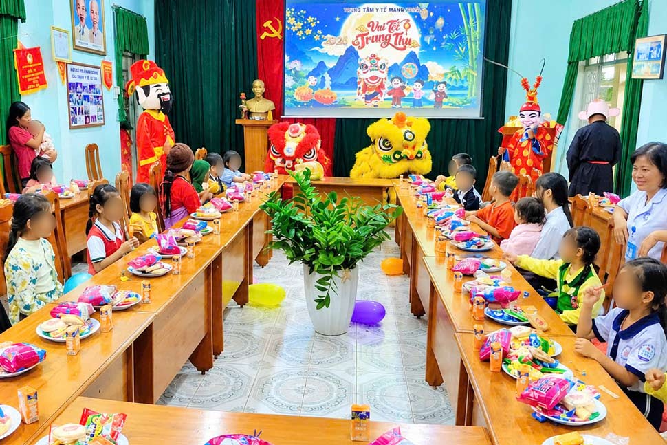 Công đoàn cơ sở Trung tâm Y tế Mang Yang tổ chức Trung thu cho con em đoàn viên, người lao động (chụp ngày 24.9). Ảnh: Công đoàn Gia Lai  