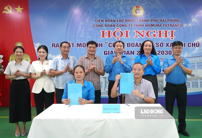Công đoàn và công ty kí kết phối hợp triển khai mô hình giai đoạn 2026-2030. Ảnh: Mai Dung