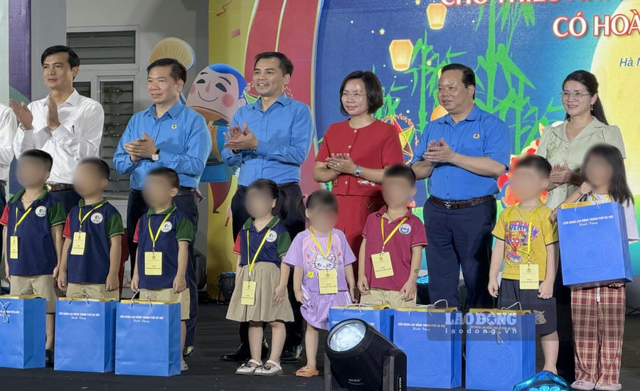 Công đoàn vun đắp mái ấm cho gia đình công nhân