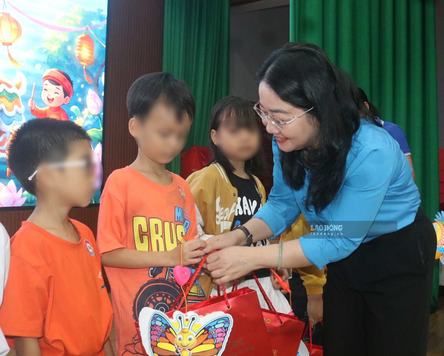 Thêm 117 học sinh là con công nhân khu vực Bình Dương nhận học bổng Nguyễn Đức Cảnh