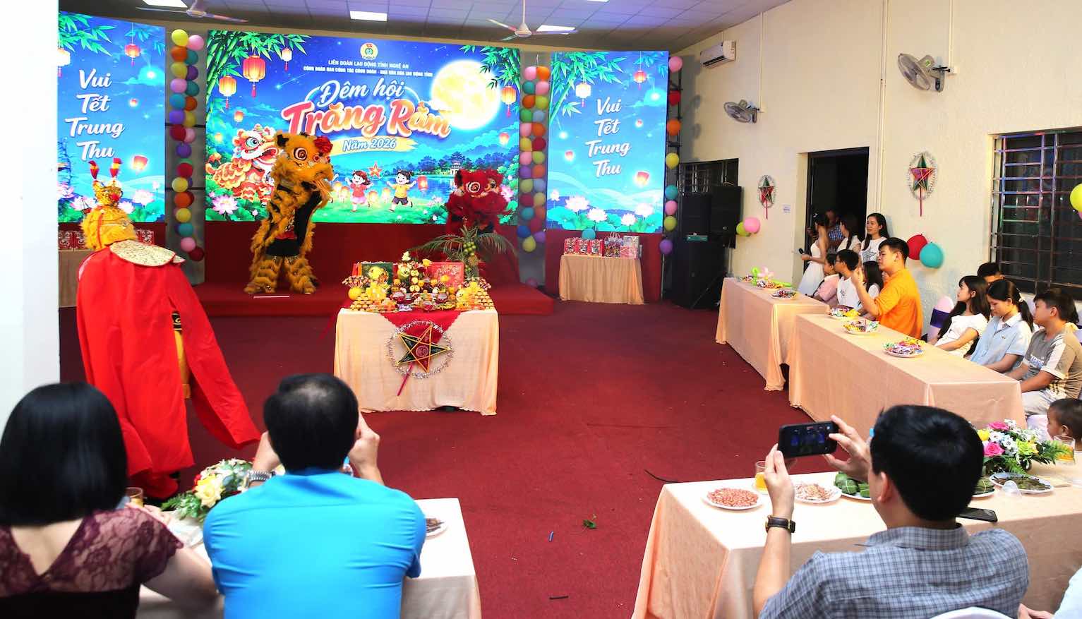 Mang niềm vui Trung thu đến con đoàn viên, người lao động ở Nghệ An