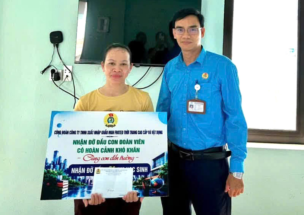 Công đoàn cơ sở ở Đà Nẵng nhận đỡ đầu con đoàn viên có hoàn cảnh khó khăn