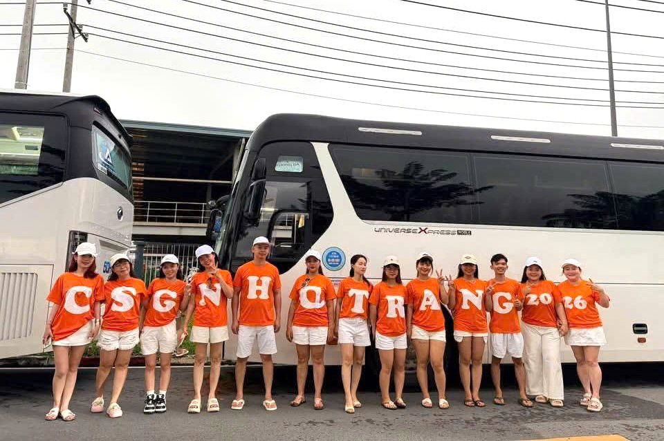 Niềm vui của công nhân trước giờ lên đường đi du lịch. Ảnh: CĐCS Công ty TNHH Chang Shin Việt Nam