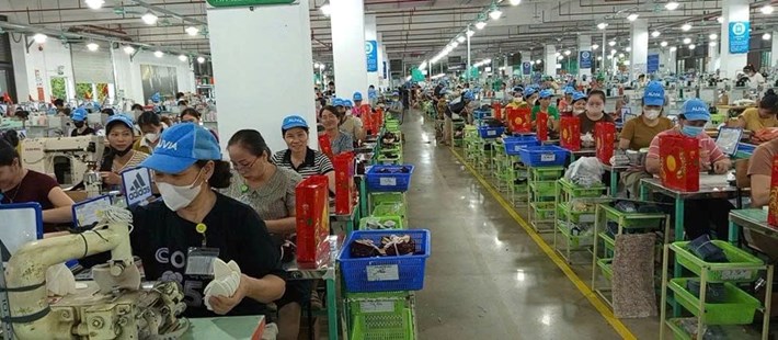 Công đoàn Công ty Giầy Alivia mang Trung thu ấm áp đến người lao động. Ảnh: Công đoàn Thanh Hóa đăng tải ngày 25.9