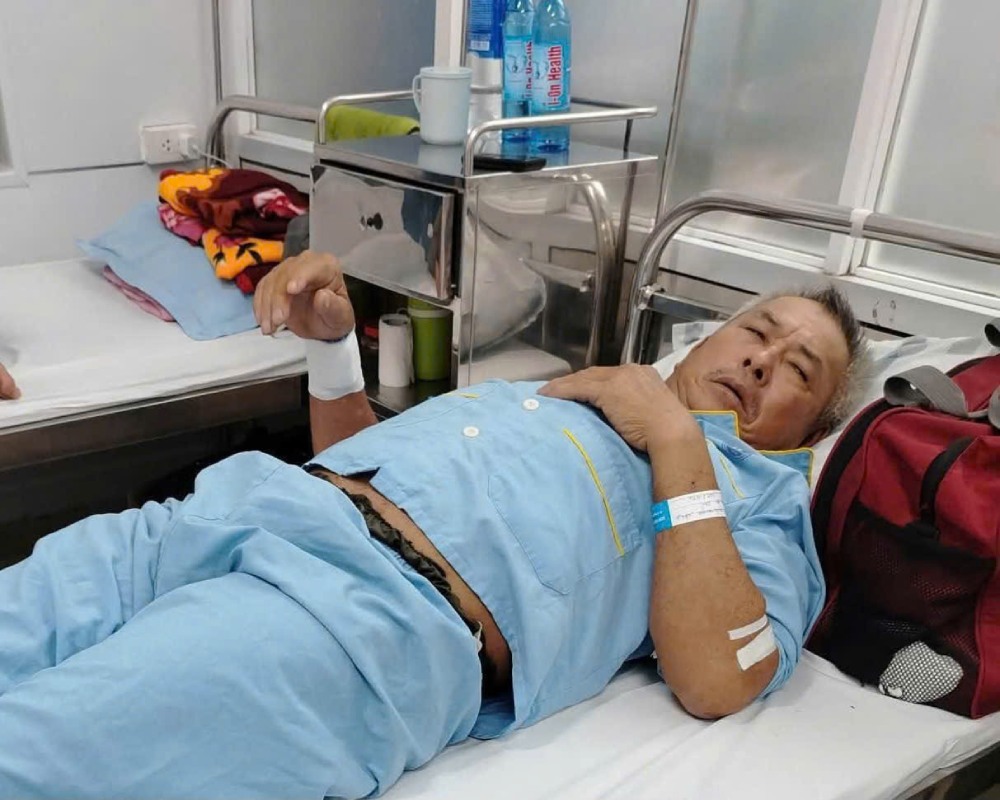 LD26226: Poor family without 55 million VND to treat relatives