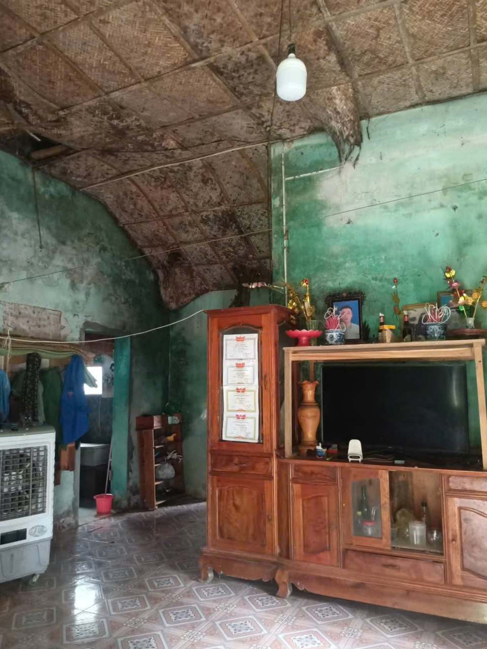 Tai họa đầu tiên ập đến với gia đình khi người con trai qua đời vì tai nạn lao động năm 2021. Ảnh: Gia đình cung cấp