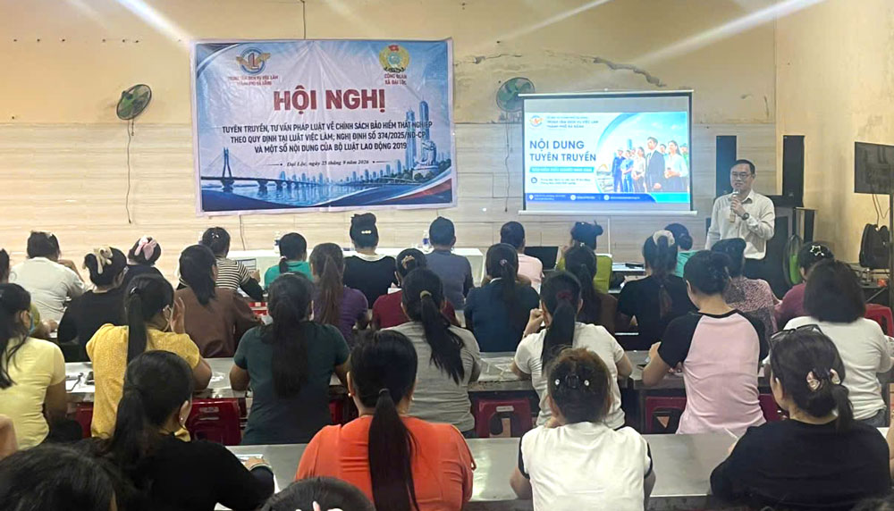 Công đoàn xã Đại Lộc, Đà Nẵng tuyên truyền chính sách bảo hiểm cho người lao động