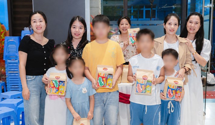 Công đoàn Đại học Duy Tân tuyên dương 347 học sinh xuất sắc là con đoàn viên. Ảnh: Công đoàn Đà Nẵng