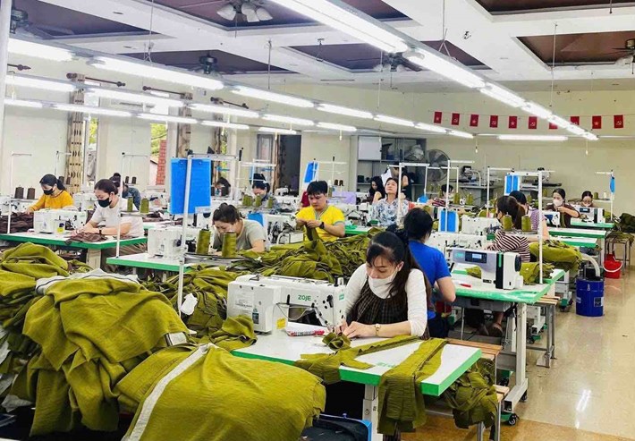 Công nhân Công ty May Quảng Bình thi đua nâng năng suất, tăng thu nhập từ ngày 21.9-19.10. Ảnh: Công đoàn Quảng Trị