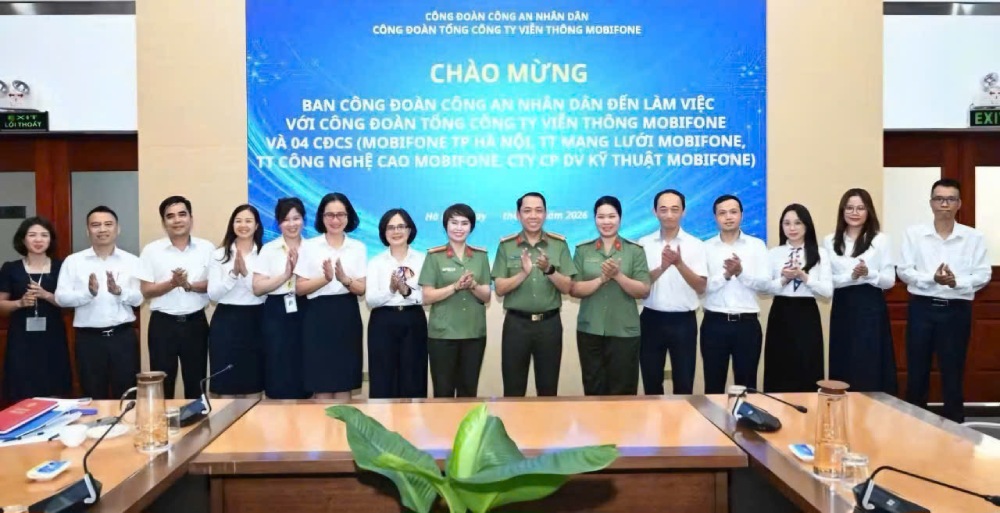 Ban Công đoàn Công an nhân dân làm việc với Công đoàn MobiFone