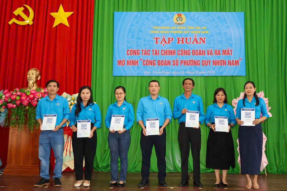 Ra mắt mô hình “Công đoàn số Quy Nhơn Nam” (chụp ngày 26.9). Ảnh: Công đoàn phường Quy Nhơn Nam