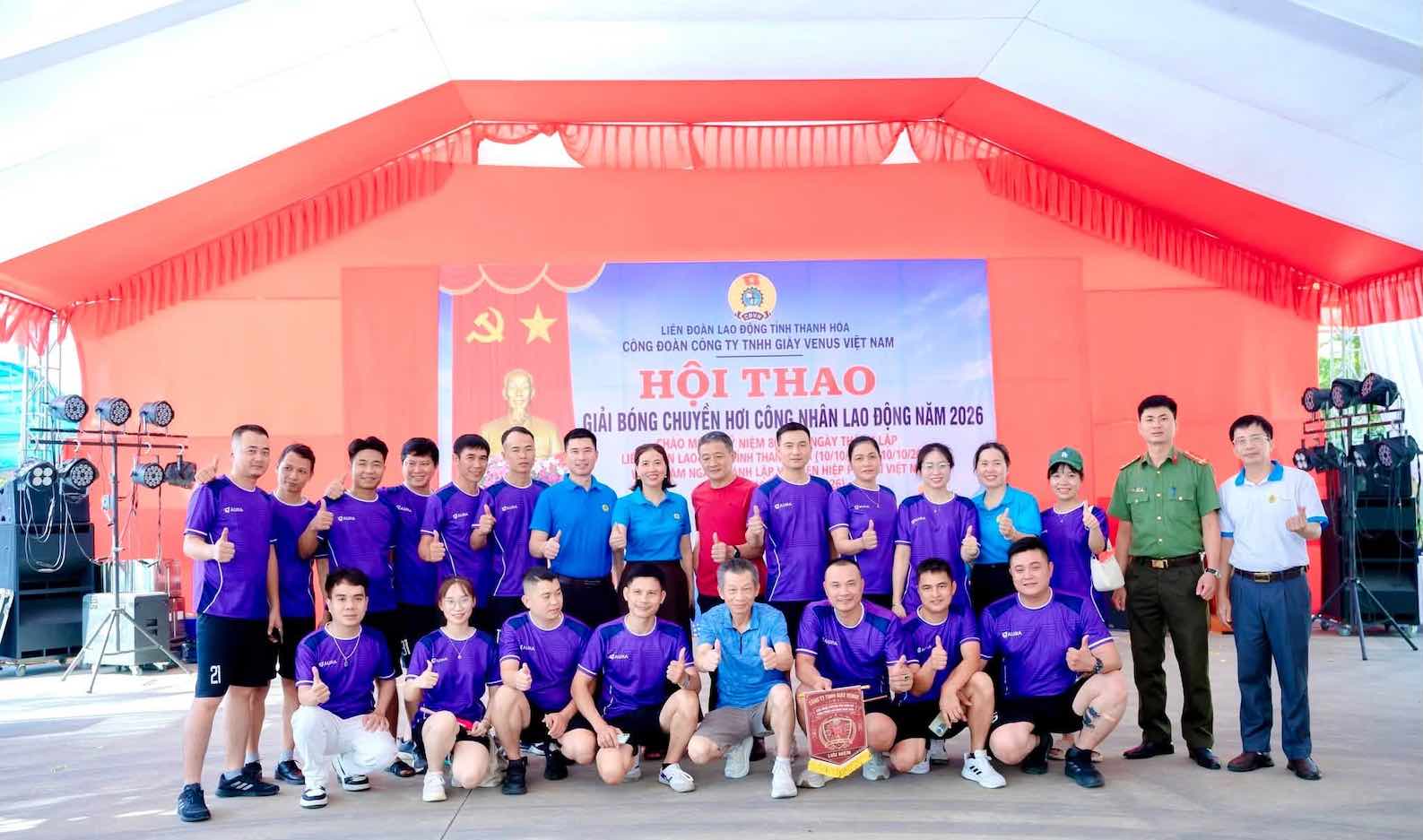 Tạo sân chơi thể thao, gắn kết công nhân Công ty Giầy Venus Việt Nam